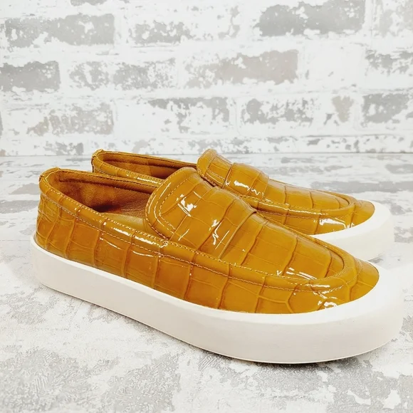 New Vince Women's Ghita Tan Patent Leather  Slip-ons Sneaker K432 - Picture 5 of 12